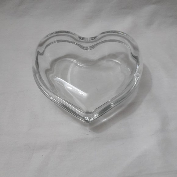 Heart Trinket Dish Clear Glass with Cover - Picture 3 of 7
